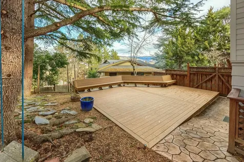 1482 Lilac Circle Ashland OR 97520