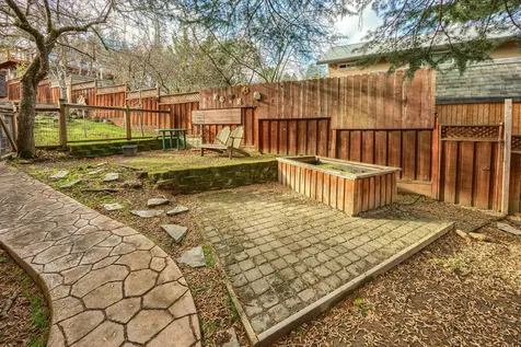 1482 Lilac Circle Ashland OR 97520
