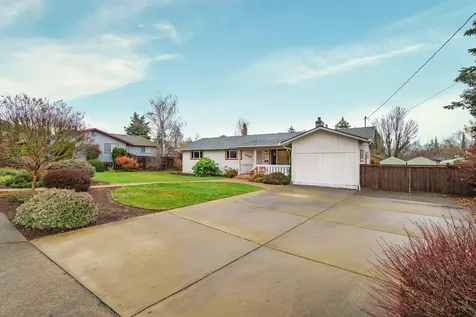 1429 NE Grable Drive Grants Pass OR 97526