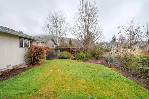 1429 NE Grable Drive Grants Pass OR 97526
