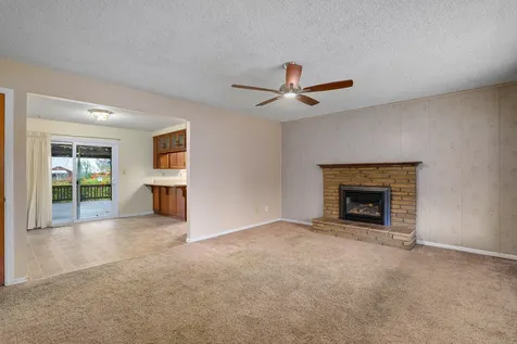 1429 NE Grable Drive Grants Pass OR 97526