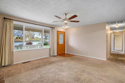 1429 NE Grable Drive Grants Pass OR 97526