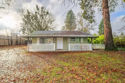 311 SW Bridge Street Grants Pass OR 97526