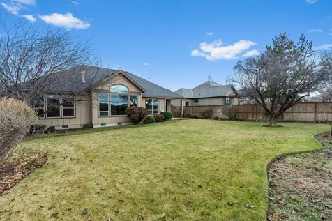 2537 NW 22nd Street Redmond OR 97756