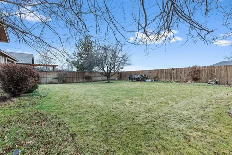 2537 NW 22nd Street Redmond OR 97756
