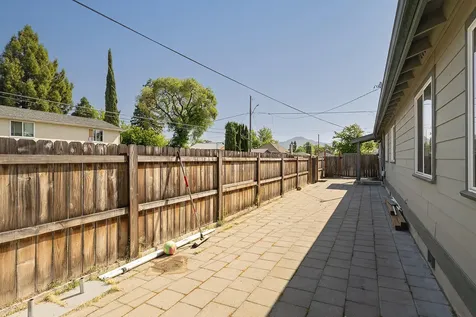 424 Boardman Street Medford OR 97501