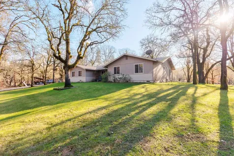 715 Catalpa Drive Grants Pass OR 97526