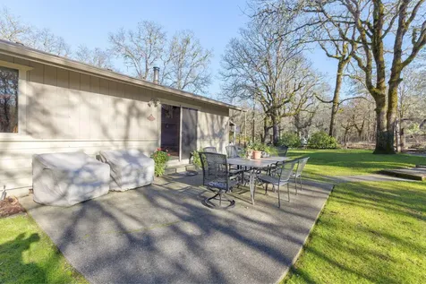 715 Catalpa Drive Grants Pass OR 97526