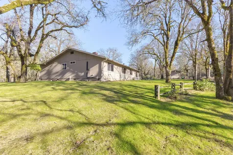 715 Catalpa Drive Grants Pass OR 97526