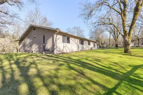 715 Catalpa Drive Grants Pass OR 97526