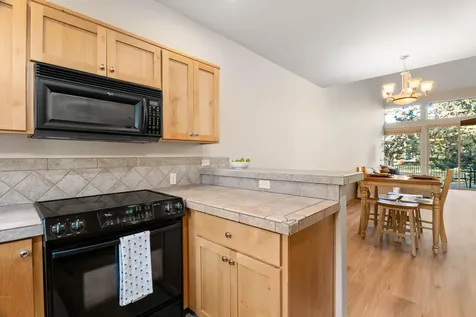 1238 Highland View Loop Redmond OR 97756