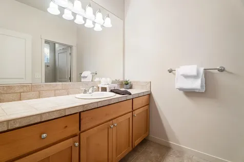 1238 Highland View Loop Redmond OR 97756