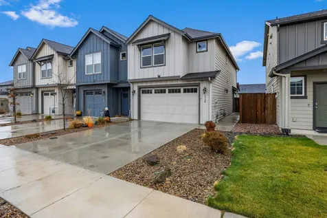 1146 NW Underpass Place Redmond OR 97756