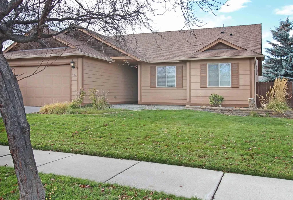 547 NW 24th Street Redmond OR 97756