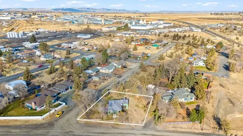 142 NW Lee Street Madras OR 97741