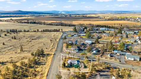 142 NW Lee Street Madras OR 97741