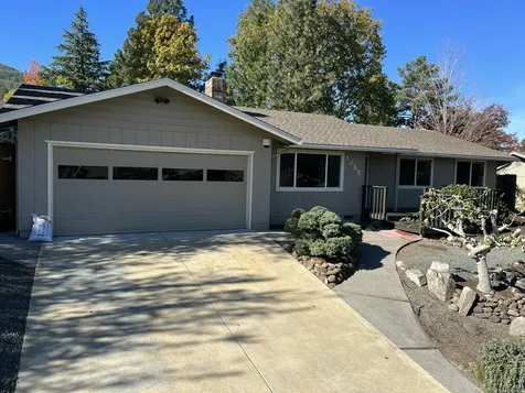 1355 Apple Way Ashland OR 97520