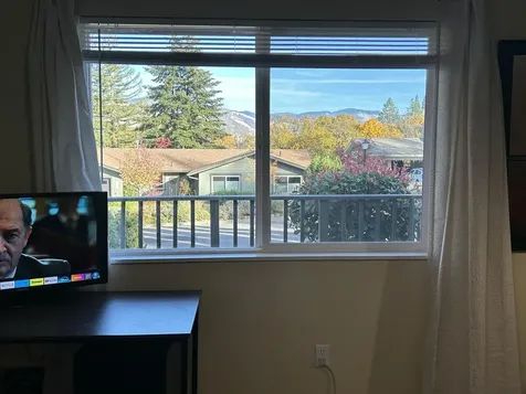 1355 Apple Way Ashland OR 97520