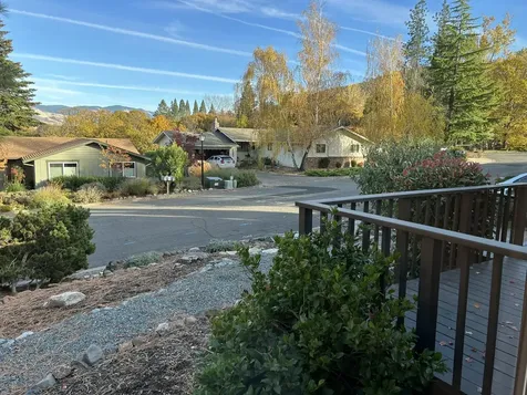 1355 Apple Way Ashland OR 97520