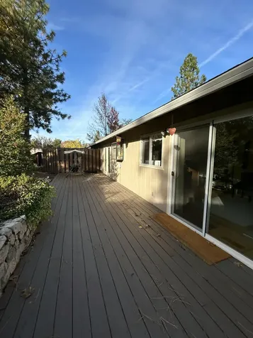 1355 Apple Way Ashland OR 97520