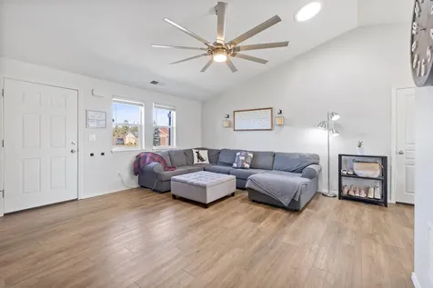 2640 NE 3rd Street Redmond OR 97756
