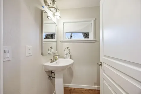 1070 Emma Street Ashland OR 97520