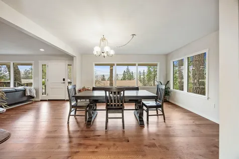 1070 Emma Street Ashland OR 97520