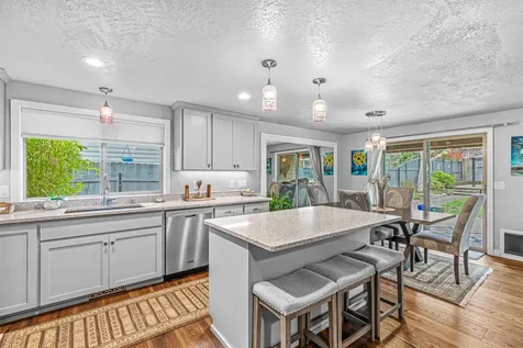 1702 Willow Glen Way Medford OR 97504