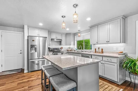 1702 Willow Glen Way Medford OR 97504