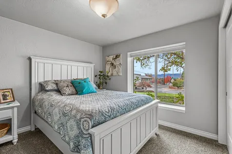 1702 Willow Glen Way Medford OR 97504