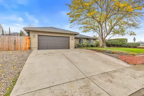 1702 Willow Glen Way Medford OR 97504