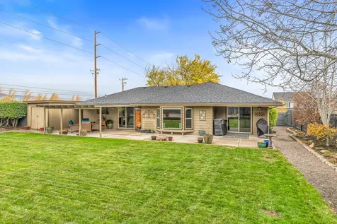 1702 Willow Glen Way Medford OR 97504