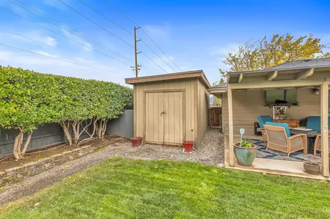 1702 Willow Glen Way Medford OR 97504