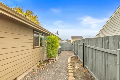 1702 Willow Glen Way Medford OR 97504