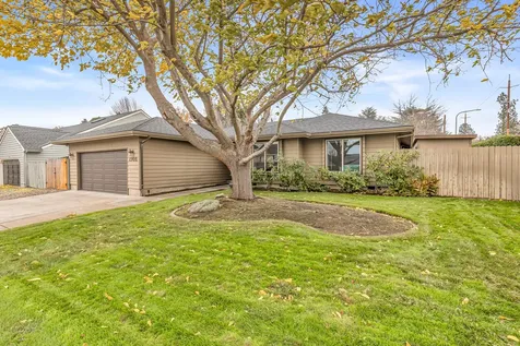 1702 Willow Glen Way Medford OR 97504