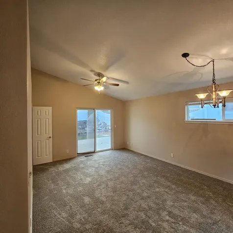 3514 SW Reindeer Avenue Redmond OR 97756