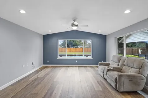 3432 Edella Street Central Point OR 97502