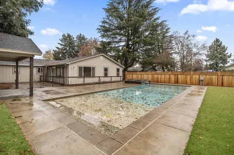 3432 Edella Street Central Point OR 97502