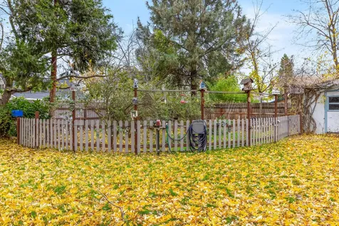 210 W 1st Street Phoenix OR 97535