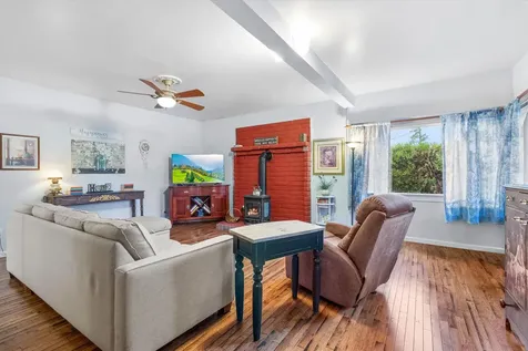 210 W 1st Street Phoenix OR 97535