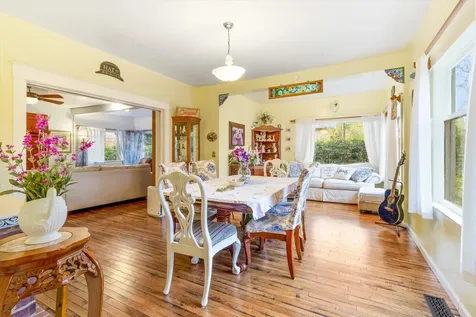 210 W 1st Street Phoenix OR 97535