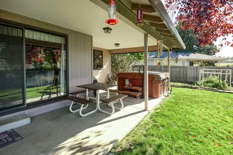 2861 Clairmont Court Medford OR 97504