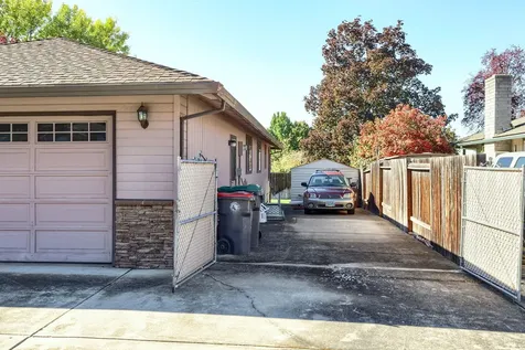 2861 Clairmont Court Medford OR 97504