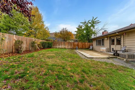 744 NE Savage Street Grants Pass OR 97526