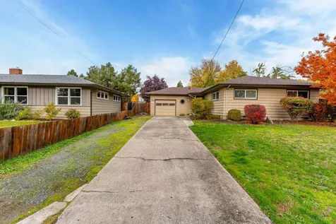 744 NE Savage Street Grants Pass OR 97526