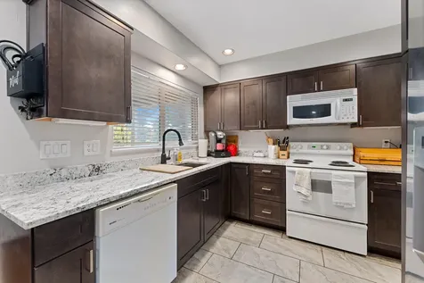 744 NE Savage Street Grants Pass OR 97526