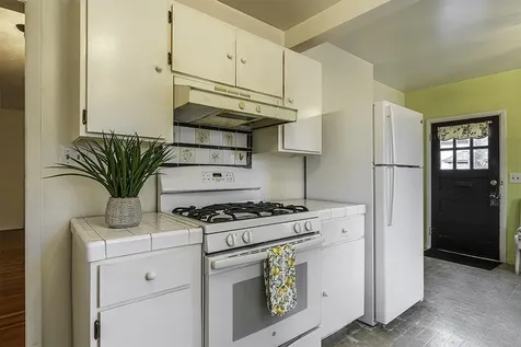 1210 NW Lawnridge Avenue Grants Pass OR 97526