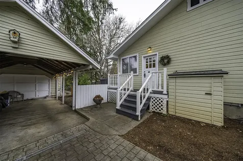 1210 NW Lawnridge Avenue Grants Pass OR 97526