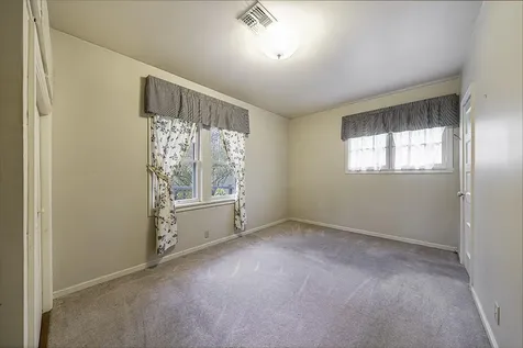 1210 NW Lawnridge Avenue Grants Pass OR 97526