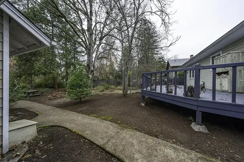 1210 NW Lawnridge Avenue Grants Pass OR 97526